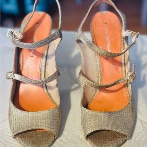 Strappy Via Spiga Gold Peep-Toe Heels